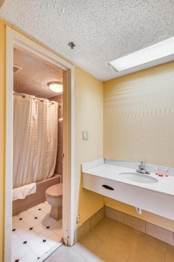 Oyo Hotel Jackson Fairgrounds I-55 외부 사진